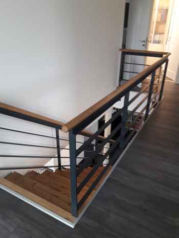 Treppe mit Stahlkonstruktion - einzigartig