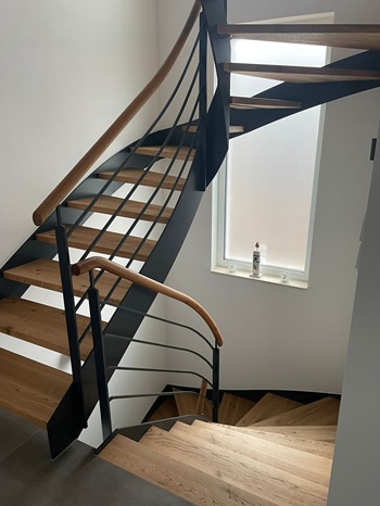Treppe mit Stahlkonstruktion - einzigartig
