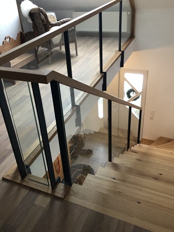 Treppe mit Stahlkonstruktion - einzigartig
