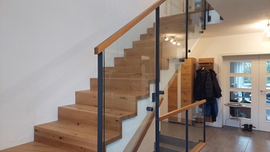 Treppe mit Stahlkonstruktion - einzigartig