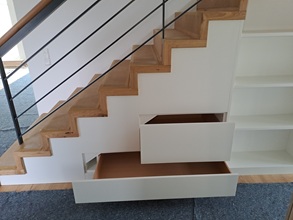 Treppe mit viel Stauraum